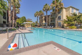 Waterford Place in San Jose, CA - Foto de edificio - Building Photo