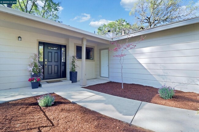 25 St Julie Ct in Pleasant Hill, CA - Building Photo - Building Photo