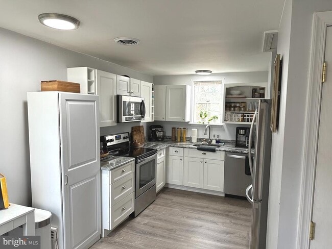 property at 7703 Dover Rd