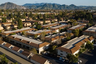 Camarillo Oaks in Camarillo, CA - Foto de edificio - Building Photo