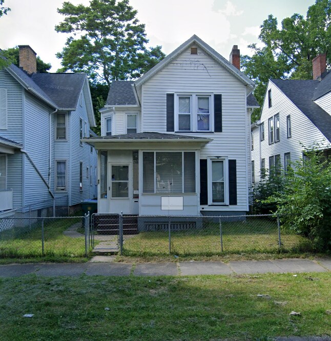49 Champlain St in Rochester, NY - Building Photo