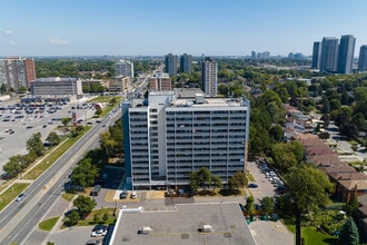 Tam O'Shanter Towers in Toronto, ON - Building Photo - Building Photo