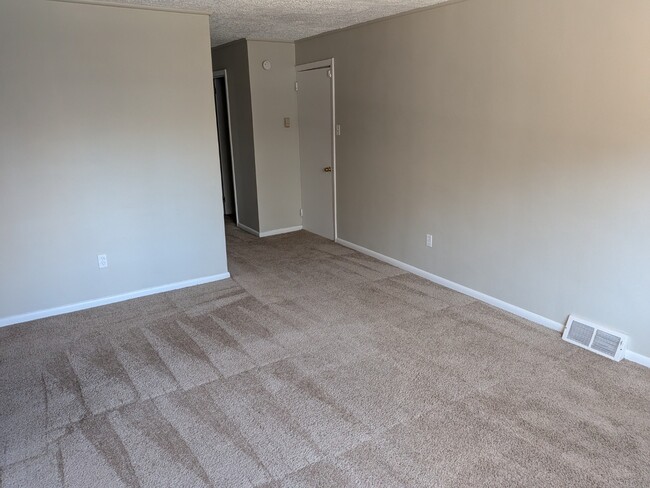 property at 2955 Glen Mawr St