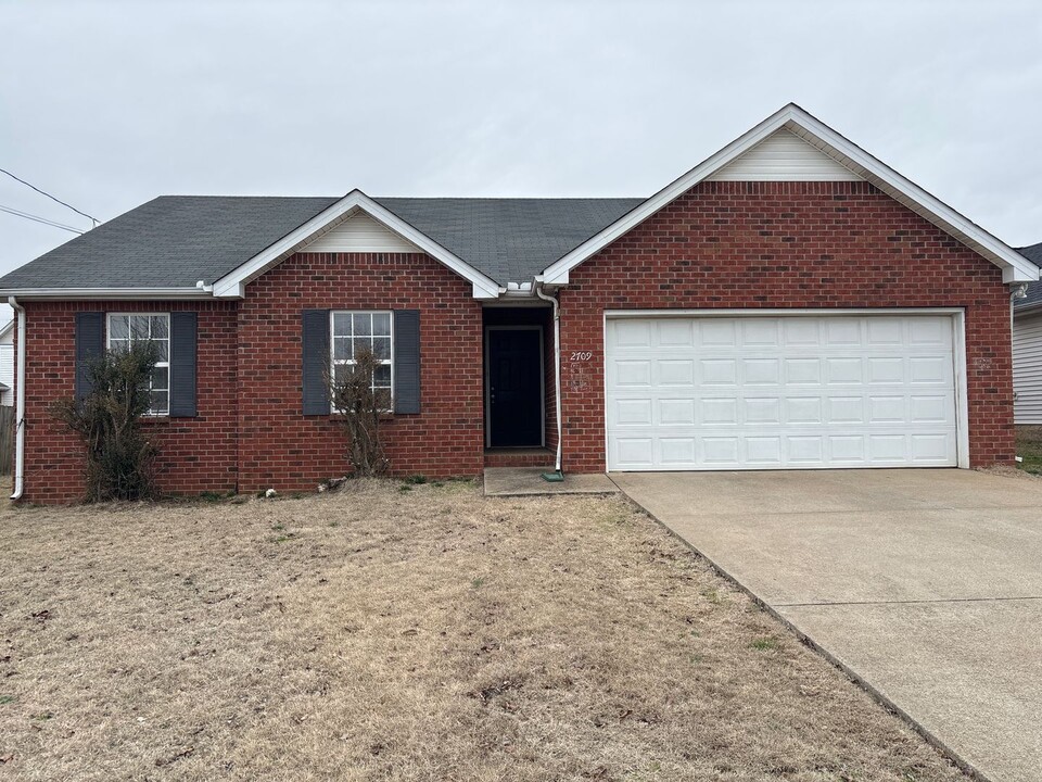 2709 Cayuga Dr in Murfreesboro, TN - Building Photo