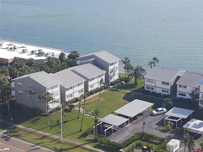 1301 Gulf Blvd, Unit 101 in Clearwater, FL - Building Photo - Building Photo