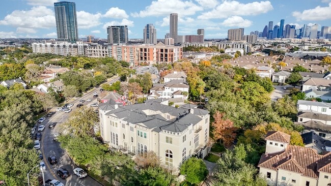 2094 Brentwood Dr in Houston, TX - Building Photo - Building Photo