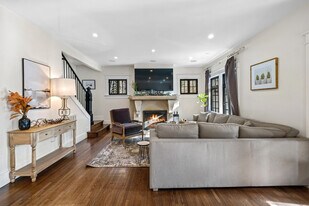 318 E Dickson St, Unit SI ID1221823P in Fayetteville, AR - Building Photo