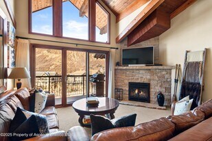 400 Wood Rd in Snowmass Village, CO - Building Photo