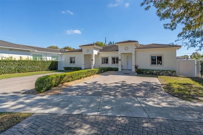 1515 SW 65th Pl in Miami, FL - Building Photo - Building Photo