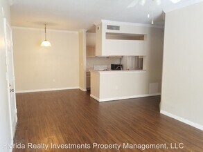 5612 Pinnacle Heights Cir-Unit -Unit 104 in Tampa, FL - Foto de edificio - Building Photo