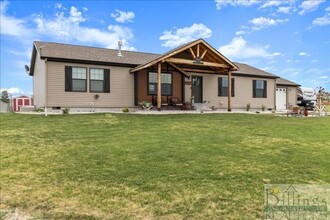 3701 Lenny Ln in Huntley, MT - Foto de edificio - Building Photo