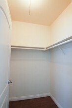 15339 Weddington St in Sherman Oaks, CA - Foto de edificio - Building Photo