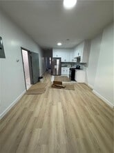 374 Miller Ave in Brooklyn, NY - Building Photo - Building Photo