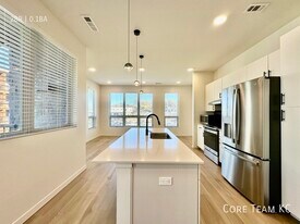 6551 Rockhill Rd in Kansas City, MO - Building Photo