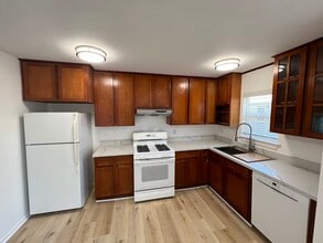 820 Gordon Ave, Unit 5 in Belmont, CA - Building Photo - Building Photo