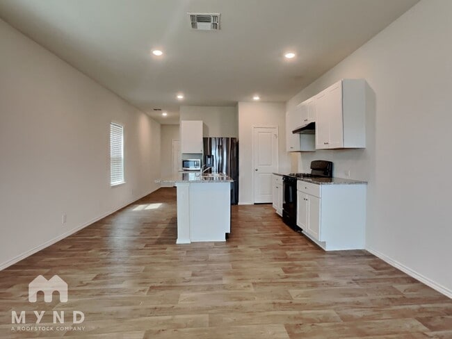 4246 Busbee Fields in Saint Hedwig, TX - Building Photo - Building Photo