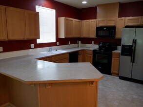 2010 Garry Oaks Ave in Dupont, WA - Building Photo - Building Photo