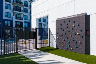 The Reef Apartments in Jacksonville, FL - Building Photo - Building Photo