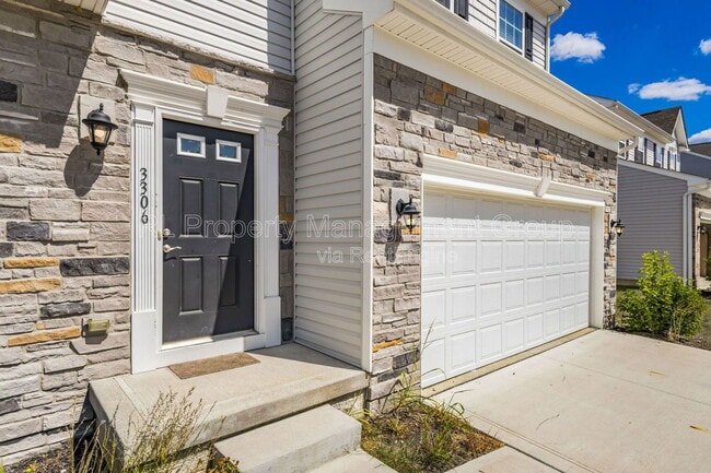 3306 Lauren Fields Dr S in Groveport, OH - Building Photo - Building Photo