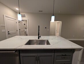 751 N 6th St, Unit 105 in Columbus, OH - Foto de edificio - Building Photo