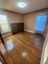 10 Town Hill Ave in Danbury, CT - Building Photo - Building Photo