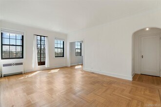 14 N Chatsworth Ave in Larchmont, NY - Building Photo - Building Photo