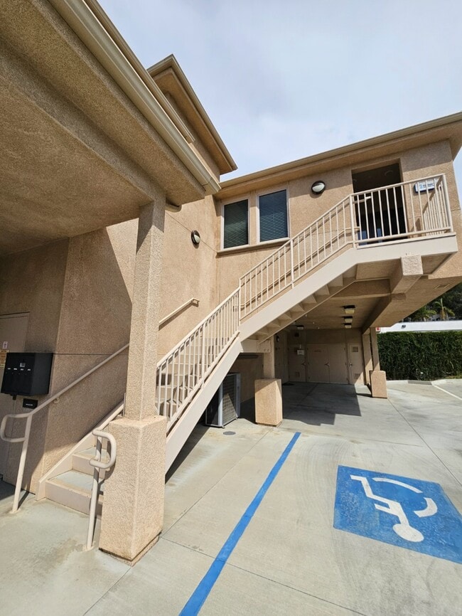 605 E Alvarado St, Unit Loft