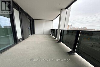 1 Fairview Rd E in Mississauga, ON - Building Photo - Building Photo