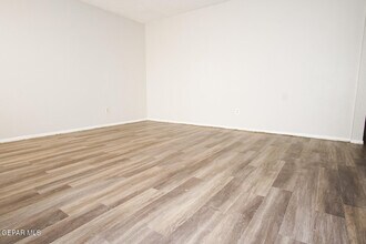6437 Pizarro St in El Paso, TX - Building Photo - Building Photo