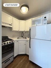 16 W 95th St in New York, NY - Building Photo - Building Photo