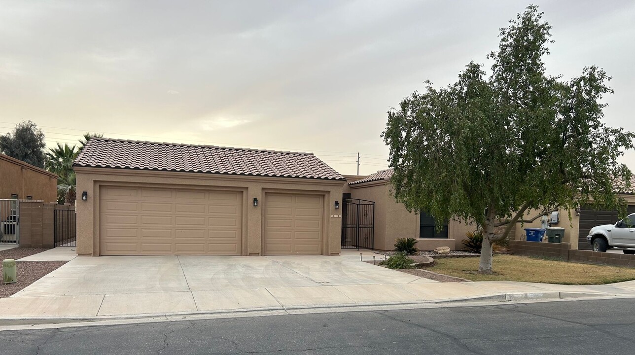 1655 S 34th Ave in Yuma, AZ - Building Photo