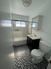 5629 Cleon Ave, Unit APT C in Los Angeles, CA - Building Photo - Building Photo