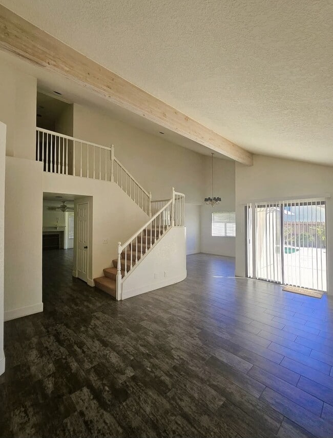 property at 78705 Vía Corrido