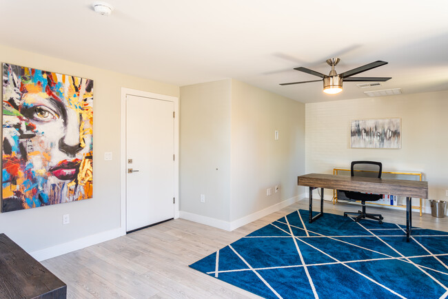 Roosevelt Luxury Townhomes in Tempe, AZ - Foto de edificio - Interior Photo