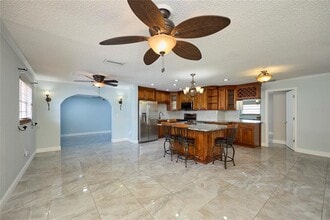 6804 N Hubert Ave in Tampa, FL - Building Photo - Building Photo