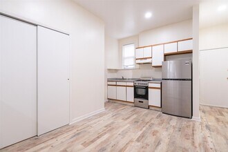115 Wolfs Ln, Unit 2 in Pelham, NY - Building Photo - Building Photo