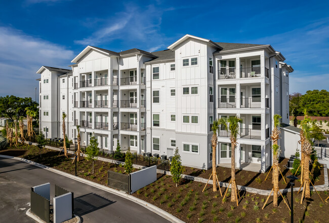 Rowan Pointe in Pinellas Park, FL - Building Photo - Building Photo