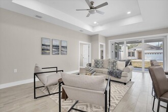 5341 71st Way N in St. Petersburg, FL - Building Photo - Building Photo