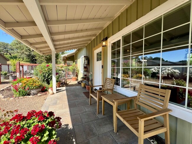 13650 Sonoma Hwy in Glen Ellen, CA - Building Photo - Building Photo