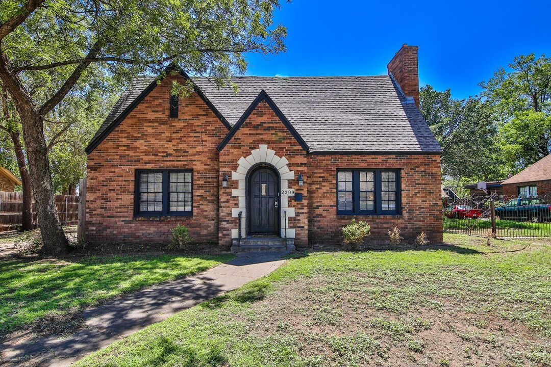 2309 17th St in Lubbock, TX - Building Photo