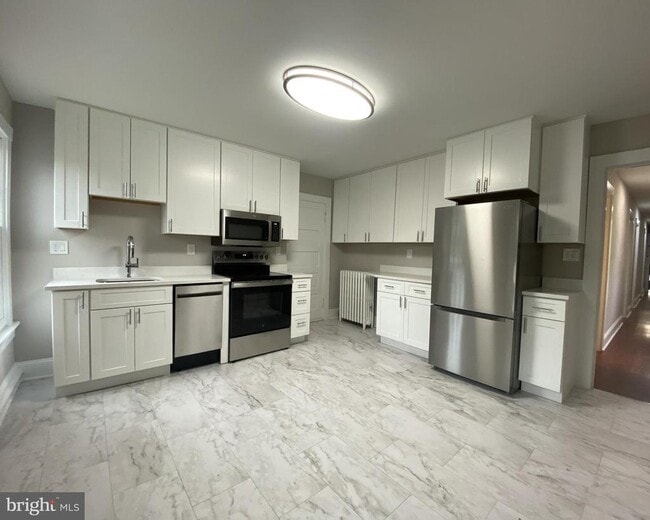 property at 332 N Market St