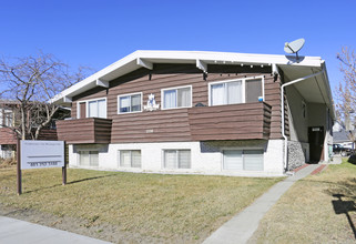 Owen Manor in Calgary, AB - Building Photo - Building Photo