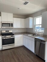 241 Conte Ct in Williamstown, NJ - Building Photo