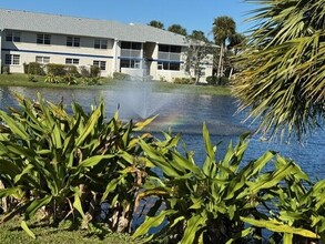 1550 SE Royal Green Cir in Port St. Lucie, FL - Building Photo - Building Photo