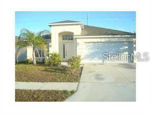 8216 Carriage Pointe Dr in Gibsonton, FL - Building Photo