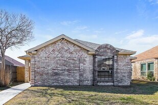 1112 Paintbrush St in Mesquite, TX - Building Photo