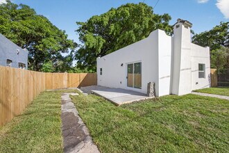 3108 Greenwood Ave in West Palm Beach, FL - Building Photo - Building Photo