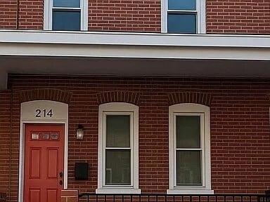 property at 214 N Lincoln St