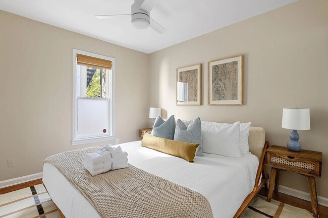 4 Gateway Walk in Charleston, SC - Building Photo - Building Photo