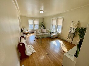 1725 E Park Place in Milwaukee, WI - Building Photo - Interior Photo